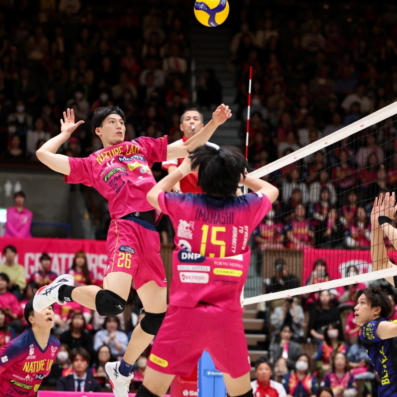 2020赛季结束后，湖人由于隆多离开，不得不引进一名新持球手，那就是施罗德。